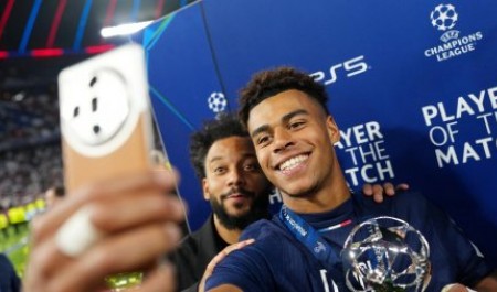 Восходящая звезда ПСЖ Дезире Дуэ получает награду Golden Boy 2025 Восходящая звезда ПСЖ Дезире Дуэ получает награду Golden Boy 2025