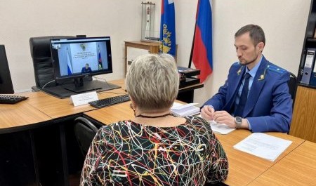 Жители Архангельской области пожаловались прокурору региона на жизнь и власти