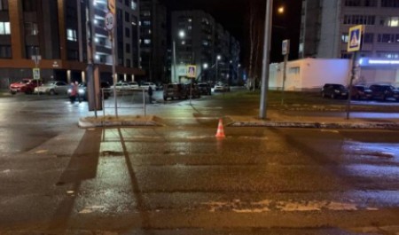 Момент наезда на двух девушек в центре Архангельска попал на видео