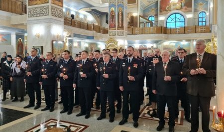 Архангельские полицейские молились заупокой погибших товарищей