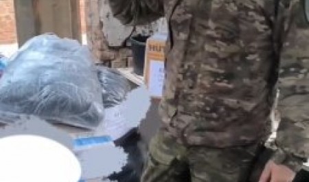 Парни из Поморья благодарят земляков за посылки из дома