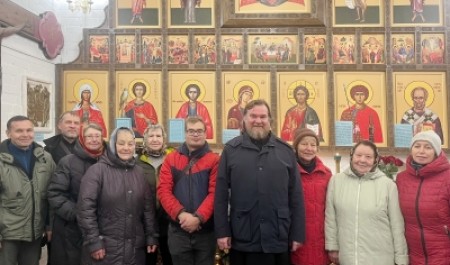 Православные добровольцы навели порядок возле часовен на городских кладбищах Северодвинска 