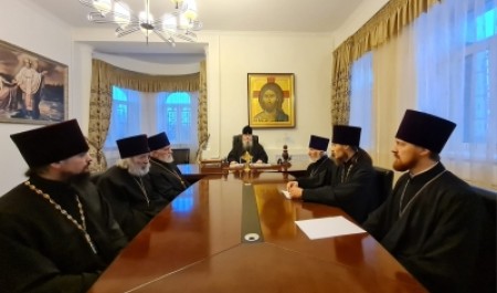 Митрополит Корнилий возглавил совещание в епархиальном управлении 