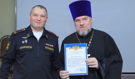 Начальник северодвинского госпиталя благодарит священника Антония Власова за духовную поддержку пациентов Начальник северодвинского госпиталя благодарит священника Антония Власова за духовную поддержку пациентов