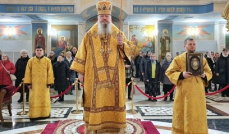 Митрополит Корнилий 16 ноября совершил Божественную литургию в кафедральном соборном храме Архистратига Божия Михаила Митрополит Корнилий 16 ноября совершил Божественную литургию в кафедральном соборном храме Архистратига Божия Михаила