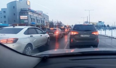 Архангельск захлебнулся в утренних пробках после открытия площади Профсоюзов