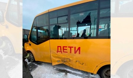 Школьный автобус попал в ДТП в Северодвинске