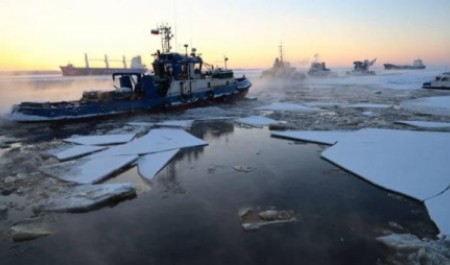 В Архангельске к ледоставу запускают буксиры для перевозки жителей островов В Архангельске к ледоставу запускают буксиры для перевозки жителей островов