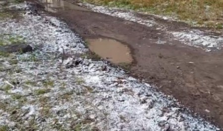 Коммунальщики оставили архангелогородцев без нормального тротуара на Дзержинского Коммунальщики оставили архангелогородцев без нормального тротуара на Дзержинского