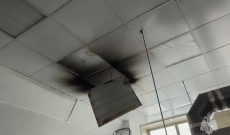 Оплавившийся светильник спровоцировал эвакуацию в архангельском политехе