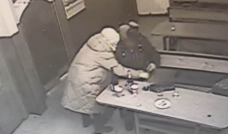 В Северодвинске задержан грабитель из бара В Северодвинске задержан грабитель из бара