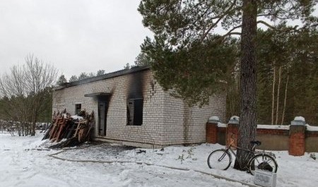 Кладбищенский пожар в Архангельской области унес жизнь мужчины Кладбищенский пожар в Архангельской области унес жизнь мужчины