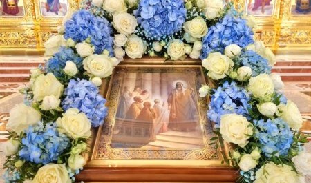 В Архангельске поминали введение в храм Пресвятой Богородицы