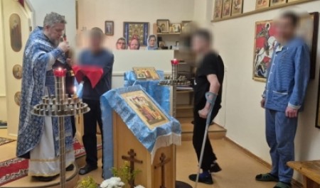 В праздник Введения во храм Пресвятой Богородицы в северодвинском госпитале совершили Литургию 