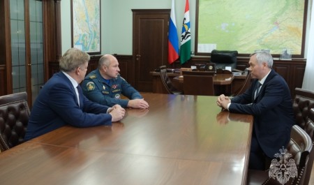 Глава МЧС России, полпред в СФО и губернатор Новосибирской области обсудили вопросы безопасности