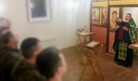 Святого Александра Невского молитвенно почтили в воинском храме на космодроме Плесецк