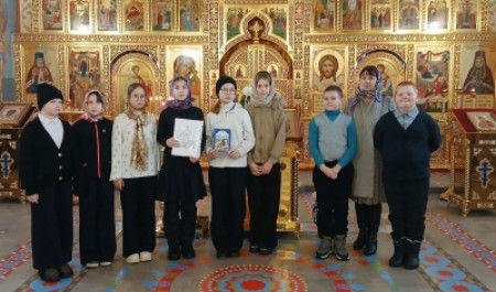 В храме Рождества Пресвятой Богородицы в Уйме под Архангельском проводят экскурсии для школьников В храме Рождества Пресвятой Богородицы в Уйме под Архангельском проводят экскурсии для школьников