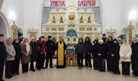 Наполнили сердца вдохновением и радостью. Священник Василий Лапко в храме побеседовал с десятиклассниками Наполнили сердца вдохновением и радостью. Священник Василий Лапко в храме побеседовал с десятиклассниками