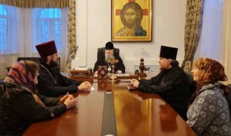 Митрополит Корнилий провел встречу по вопросам развития Союза православных женщин Митрополит Корнилий провел встречу по вопросам развития Союза православных женщин