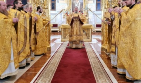 Митрополит Корнилий 14 декабря совершил Божественную литургию в кафедральном соборе Архистратига Божия Михаила Митрополит Корнилий 14 декабря совершил Божественную литургию в кафедральном соборе Архистратига Божия Михаила