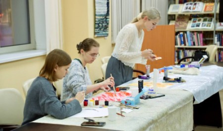 Творческий вечер в Научной библиотеке САФУ: мастер-класс и лекция о современном искусстве Творческий вечер в Научной библиотеке САФУ: мастер-класс и лекция о современном искусстве