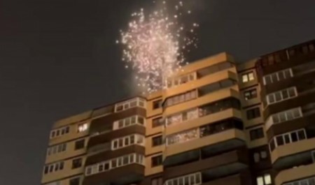 Праздник на грани ЧП: в Архангельске мужчина устроил фейерверк в жилом доме Праздник на грани ЧП: в Архангельске мужчина устроил фейерверк в жилом доме
