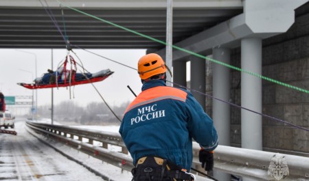 Новый элемент спасения отработали в учении на трассы М-11 «Нева» Новый элемент спасения отработали в учении на трассы М-11 «Нева»