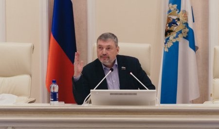 Фракция «Единая Россия» в АОСД утвердила консолидированную позицию по законопроектам