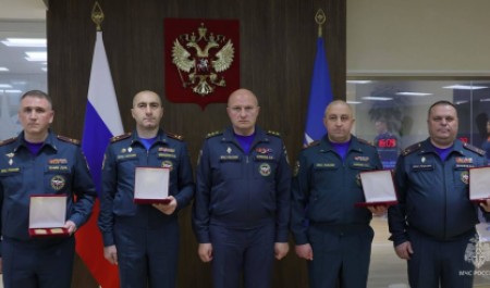 Александр Куренков поздравил руководителей территориальных подразделений МЧС России с присвоением специальных званий высшего начальствующего состава