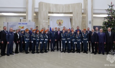 В Совете Федерации организована выставка к 35-летию МЧС России