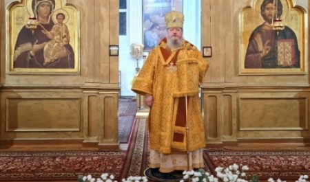 Митрополит Корнилий 18 декабря совершил всенощное бдение в архангельском храме святителя Николая Чудотворца 