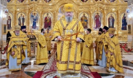 Митрополит Корнилий: Мы с вами должны достойно и праведно за всё благодарить Господа Бога!