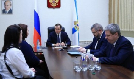Дрова и врачи в поселок: губернатор провел прием жителей Архангельской области