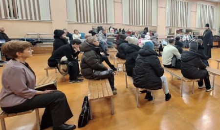 Протоиерей Валерий Суворов обсудил с родителями северодвинских школьников вопросы выбора ОПК