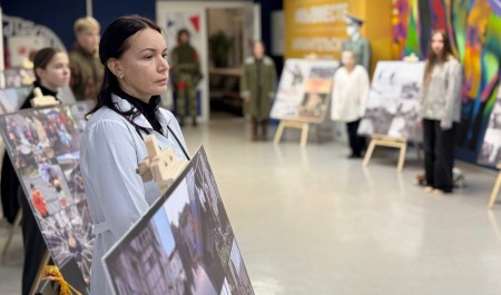 В областном молодежном центре представили спектакль «Исторические параллели»