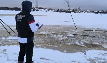 На реке Онега во время чистки ледовой переправы погиб рабочий