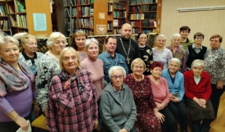 Священник Димитрий Апполинариев рассказал северодвинским ветеранам о восстановлении Николо-Корельского монастыря 