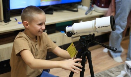 Спасибо моему волшебнику: благодаря «Ёлке желаний» у архангельского школьника сбылась мечта о телескопе 