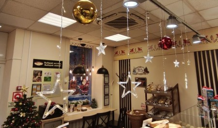 В Поморье проходят конкурсы на лучшее новогоднее оформление предприятий торговли и сферы услуг