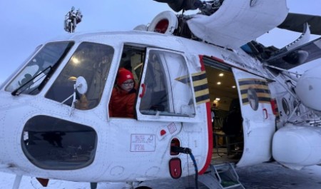 Благодаря акции «Елка желаний» юный архангелогородец попробовал себя в роли летчика