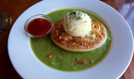 Этот странный Новый год. Необычные блюда со всего света