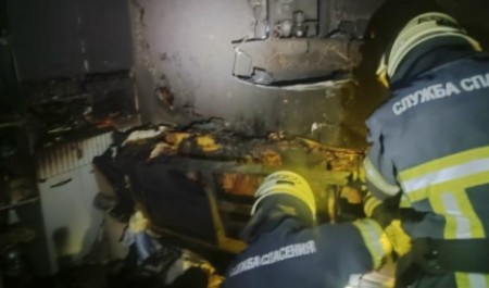 Новогоднее утро в Архангельске началось с ЧП: из горящей квартиры спасли женщину Новогоднее утро в Архангельске началось с ЧП: из горящей квартиры спасли женщину