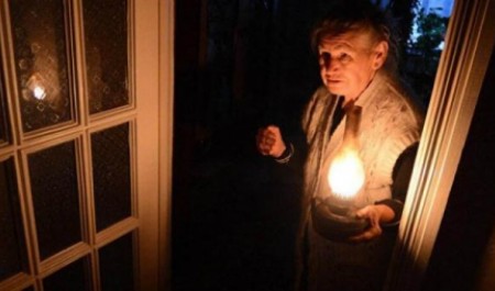 Ни воды, ни света, ни тепла: новогодняя ночь в Мирном прошла под сбой коммуналки Ни воды, ни света, ни тепла: новогодняя ночь в Мирном прошла под сбой коммуналки