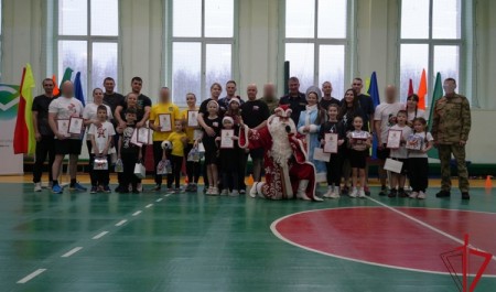 В Архангельске состоялась семейная игра «Мама, папа, я – росгвардейская семья»