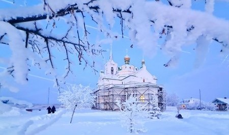 Митрополит Корнилий совершил литургию в женском монастыре