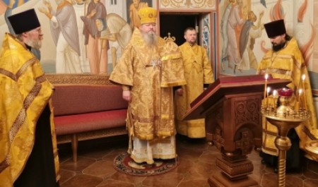 Митрополит Корнилий 3 января совершил всенощное бдение в Архангельске 