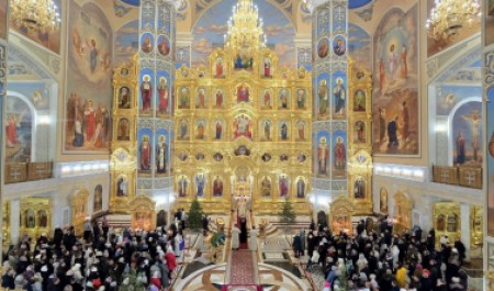 В Михаило-Архангельском кафедральном соборе состоялась Рождественская служба