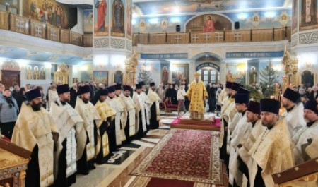 В праздник Рождества Христова митрополит Корнилий совершил великую вечерню в Архангельске