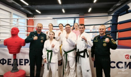 Глава МЧС России Александр Куренков исполнил желание девочки из Ижевска с «Елки желаний»