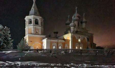 Митрополит Корнилий поздравил с Рождеством прихожан храма в Матигорах